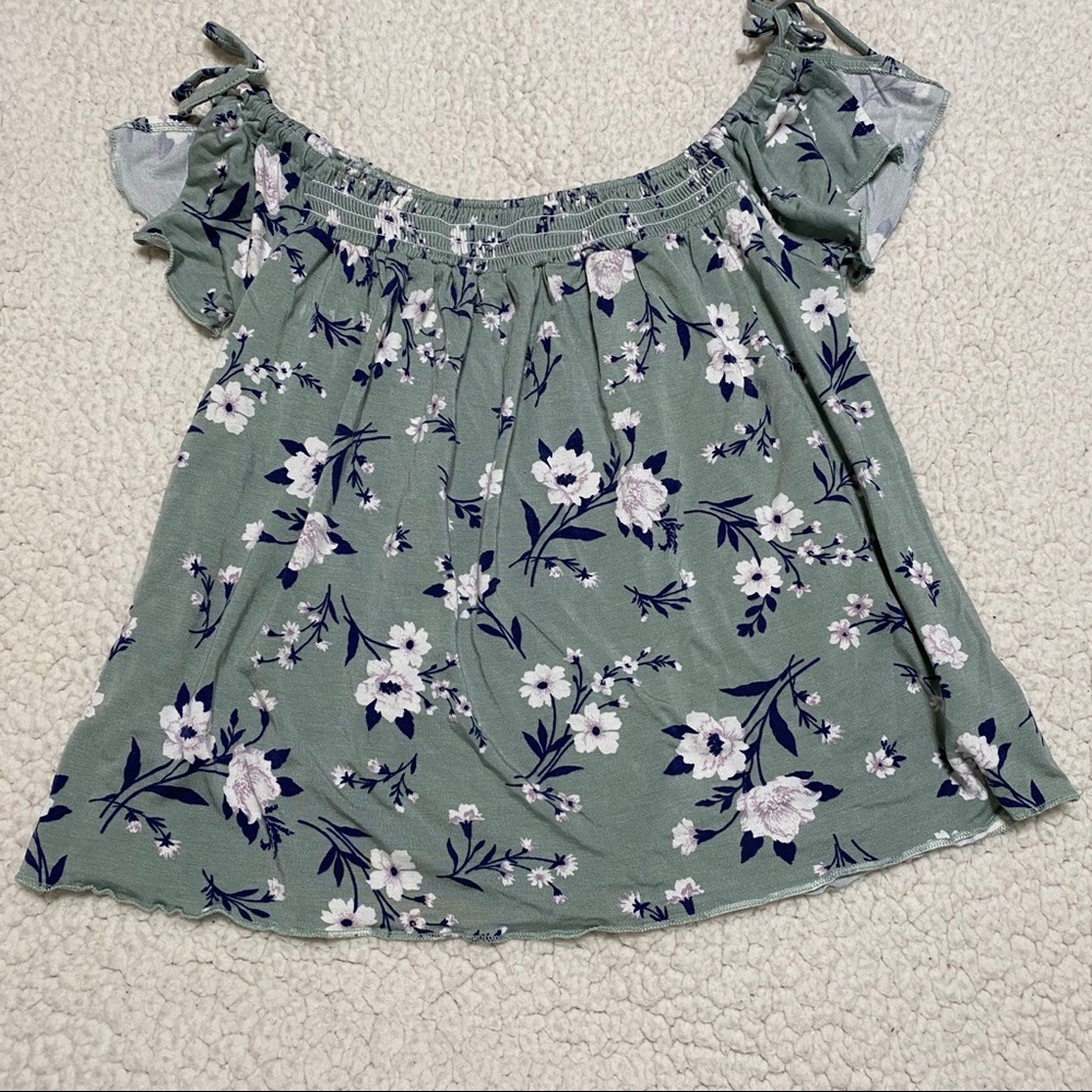 Off the shoulder American eagle top XS